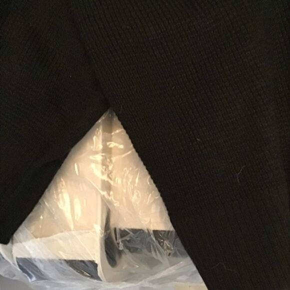 Vince Camuto Women’s Medium Colorblock Sweater Black Off White Button Shoulder - Picture 15 of 16